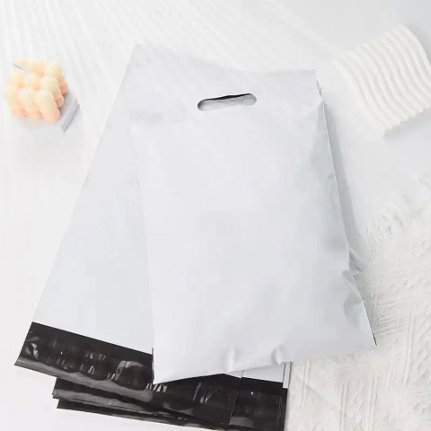 Foliopaki kurierskie z rączką 400 x 500 mm + 70 mm rączka RC091 50szt PAKIET białe