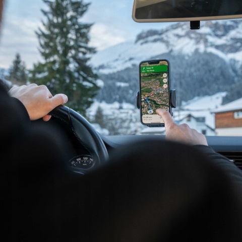 Uchwyt samochodowy uniwersalny na deskę rozdzielczą lub przednią szybę