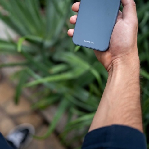 Spacecase Silicone Case iPhone 15 Pro blue